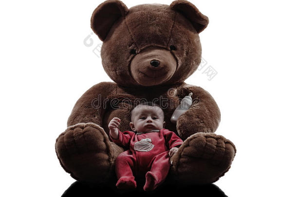 泰迪熊抱抱抱婴儿剪影