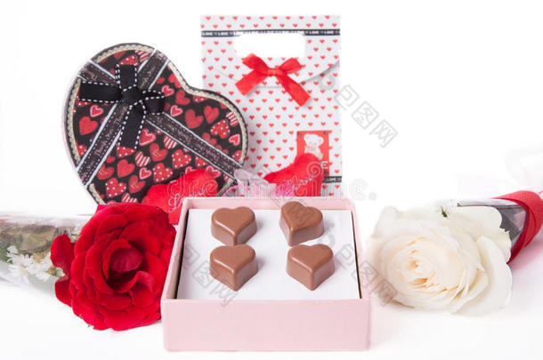 心形巧克力爱心粉红礼盒玫瑰情人节