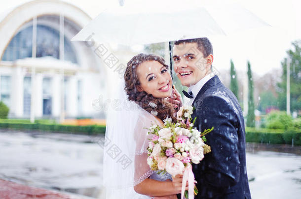 雨中的婚礼<strong>之吻</strong>