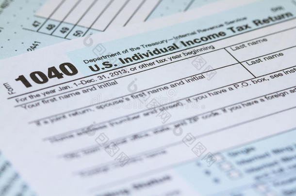 2013年美国个人所得税申报表1040国税局纳税表