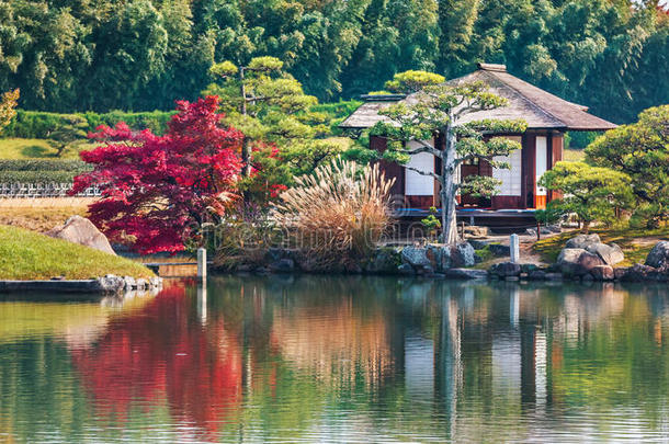 位于冈山koraku en花园的shima jaya茶馆