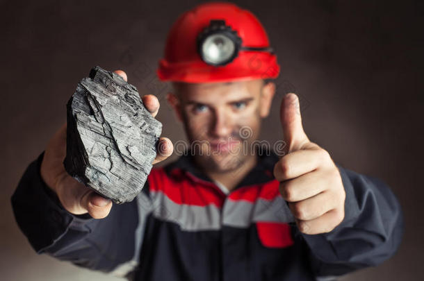 块煤采煤机