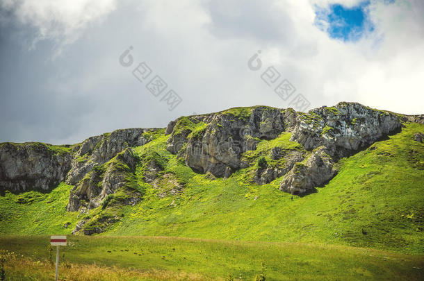 洛矶山脉与<strong>旅游线</strong>路标志景观