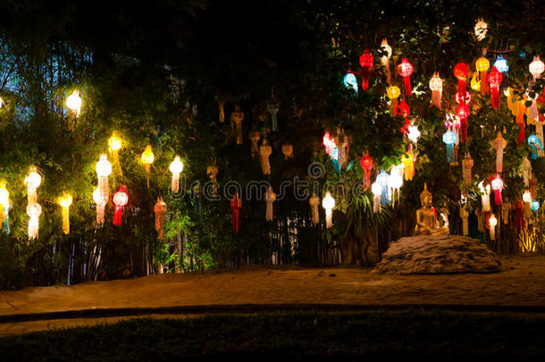 兰纳灯笼，泰国风格的灯笼在卢依河灯节一