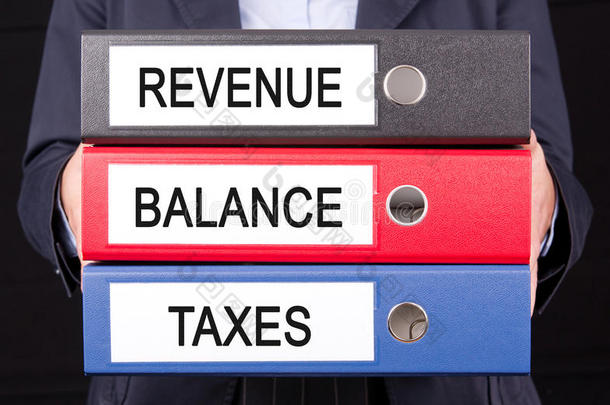 收入平衡和税收