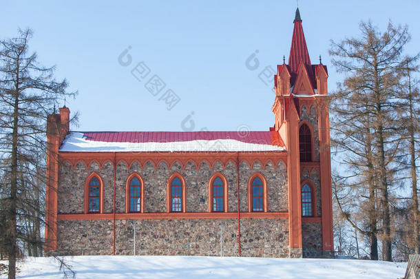 冬季红色教堂