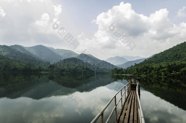 护岸山水山