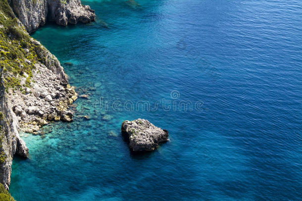 卡普里美丽的大海-意大利