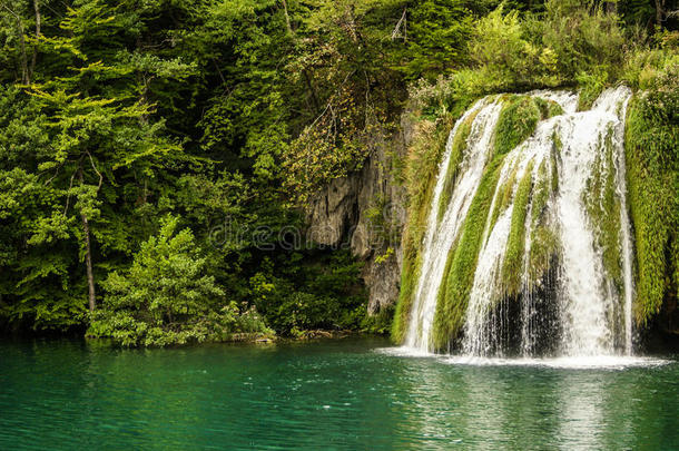 克罗地亚普利特维兹国家公园的<strong>大瀑布</strong>景观