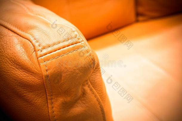 现代风格真皮沙发