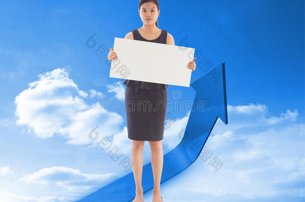 女商人举着标语牌的合成图像