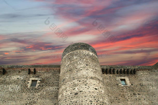 厄西诺城堡是意大利南部西西里岛卡塔尼亚的<strong>一座</strong>城堡