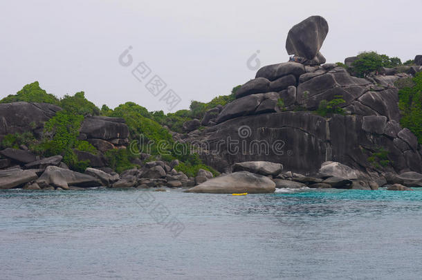 美丽的海洋和热带岛屿，清澈的海水