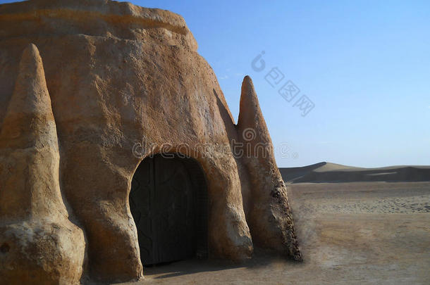 沙漠<strong>中</strong>的石头城堡。沙丘