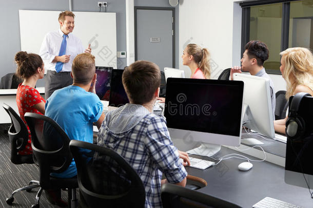 计算机班男教师学生小组