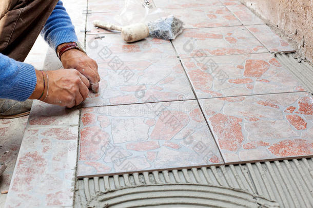 瓷砖与瓷砖地板配合使用