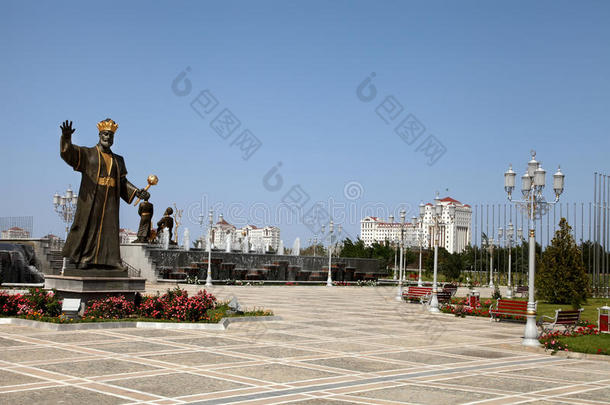 土库曼斯坦历史人物纪念碑。