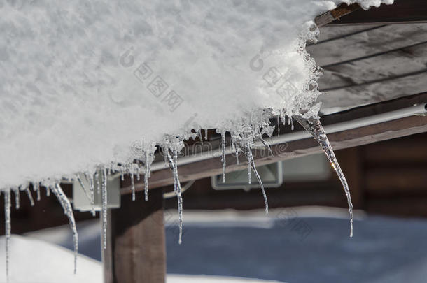 冰柱细部在雪冬时节