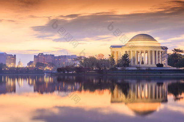 华盛顿樱花节期间的杰斐逊纪念馆