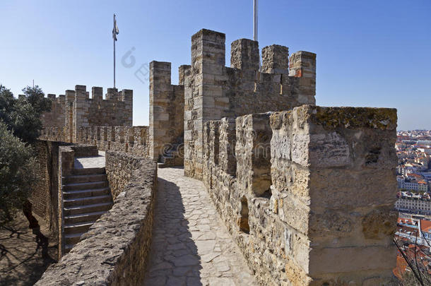 里斯本城堡的防御墙和防御塔