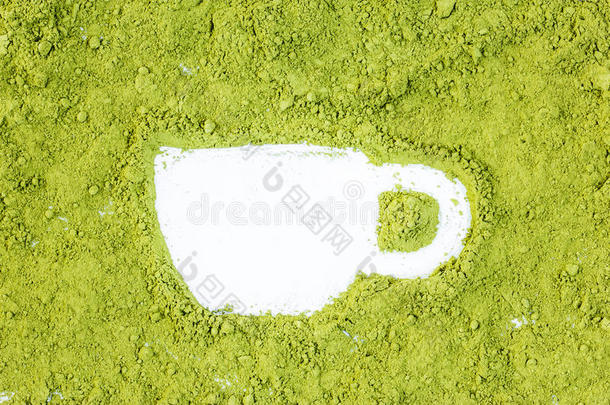 绿色粉末形成杯状表面紧密