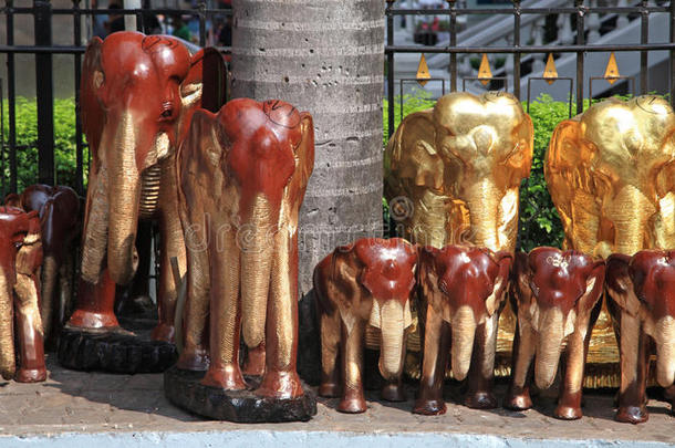 供祭祀的大象雕像