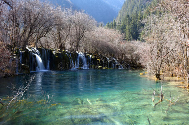 九寨沟美丽的湖水