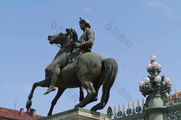 都灵广场上的雕像