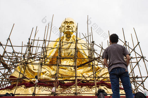 人与金<strong>菩萨</strong>克鲁巴寺六钗建筑