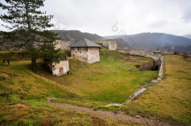 波斯尼亚和黑塞哥维那的贾杰塞：波斯尼亚小镇的古老堡垒