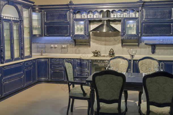 蓝色老式厨房家具