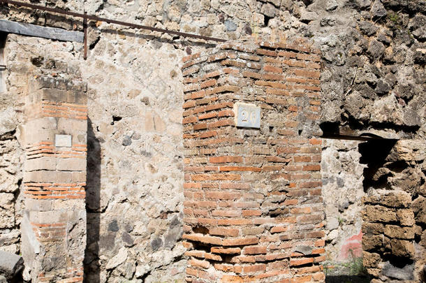 庞贝古城的古代石墙和砖墙