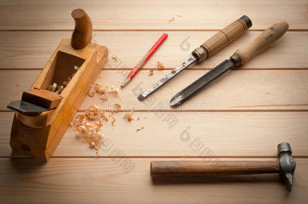 带有文本空间的木板上的工具集