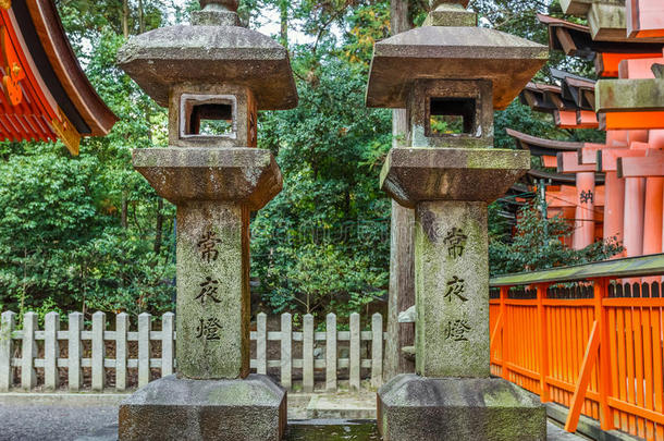 京都福石寺天井大沙神社的石灯