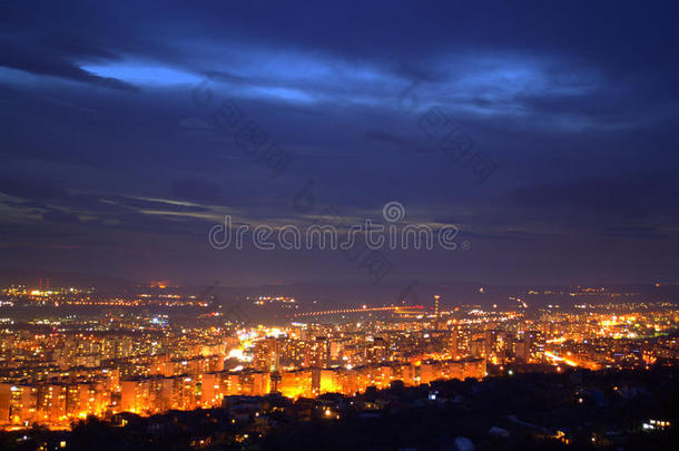 令人叹为观止的城市<strong>夜景</strong>瓦尔纳，保加利亚，<strong>欧洲</strong>