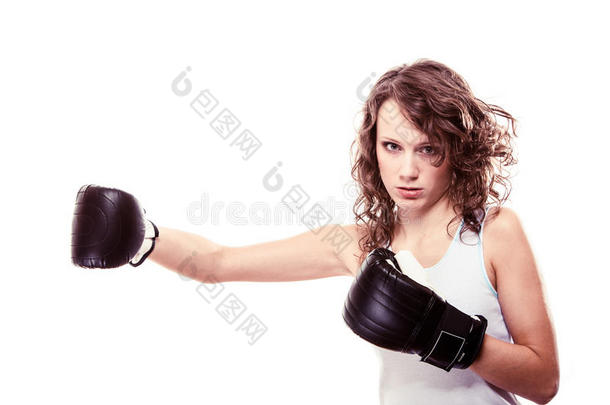 戴手套的拳击手女人。女子练跆拳道