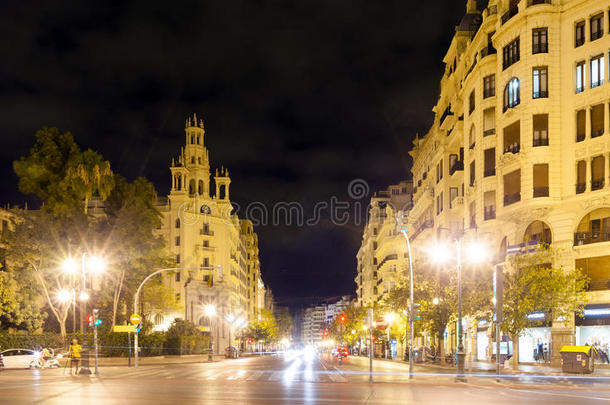 夜晚的街道。西班牙瓦伦西亚