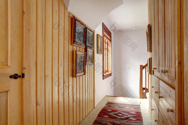 窄木板走廊
