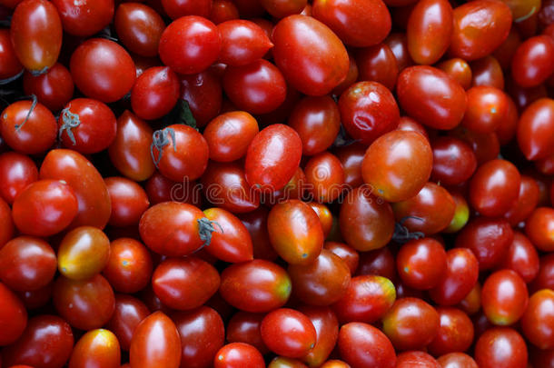 泰国市场上新鲜的小番茄