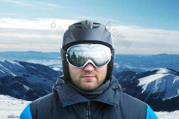 山地滑雪特写