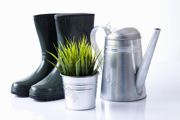 园艺，浇水罐和靴子