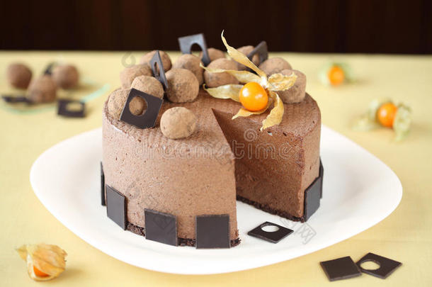 巧克力慕斯蛋糕配巧克力松露
