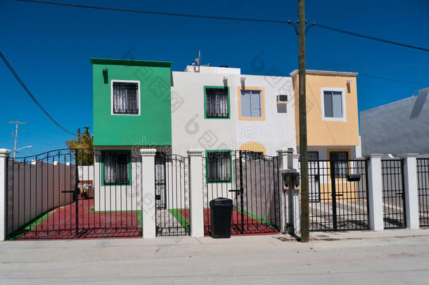 墨西哥新的复式联排别墅