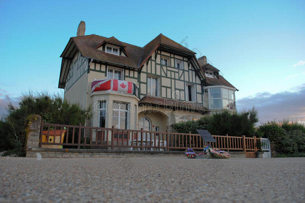 d日朱诺海滩上的加拿大房子