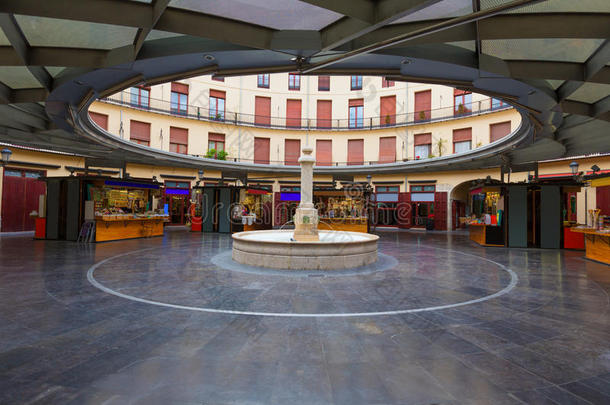 巴伦西亚雷东达广场是西班牙的一个圆形广场