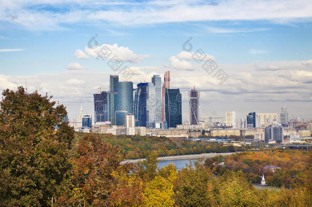从<strong>观景台俯瞰</strong>莫斯科