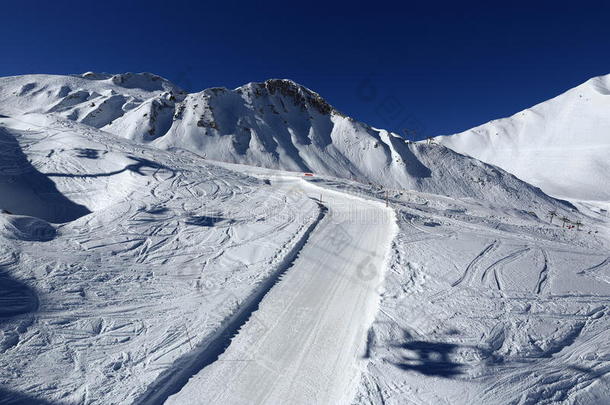 法国拉普拉涅滑雪胜地的冬季风景