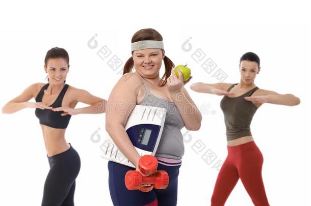 胖<strong>女人节</strong>食做健身运动