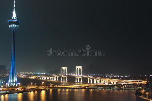 <strong>澳门</strong>塔和西湾大桥夜景<strong>澳门</strong>