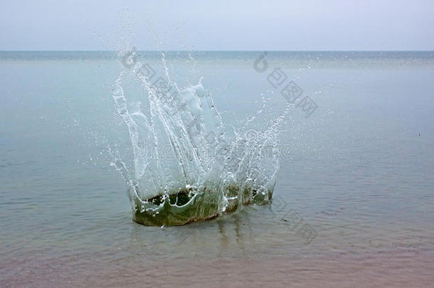 海水上的大水花